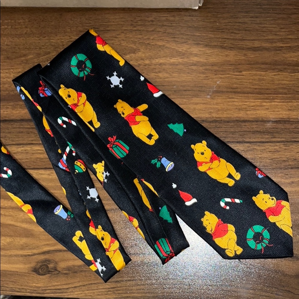 Winnie‎ the Pooh Christmas Holiday Tie Black Polyester Men's Accessory
